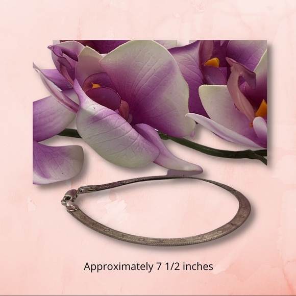 Vintage .925 Sterling Silver Bracelet with Xs and Os - 7 1/2 Inches (GUC) - Picture 2 of 3